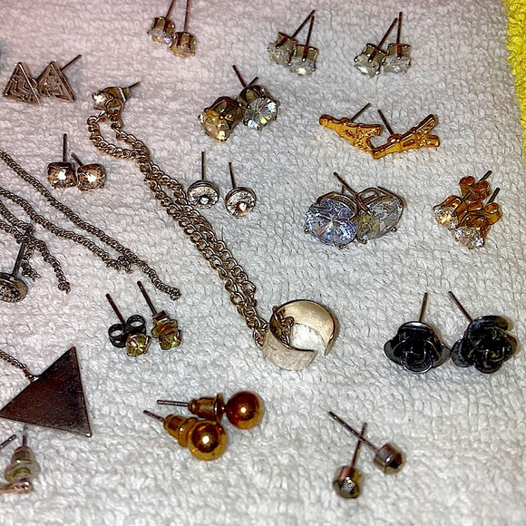 Earring sets - Picture 2 of 9